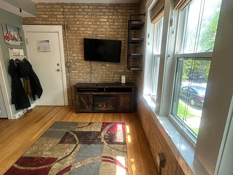 3018 W Belle Plaine Ave #1 — Photo 6