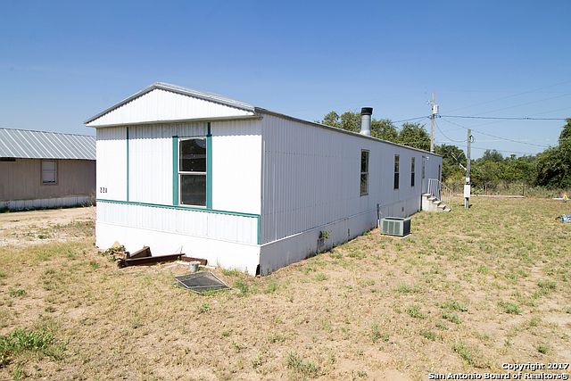 1st image of 110 Live Oak Dr