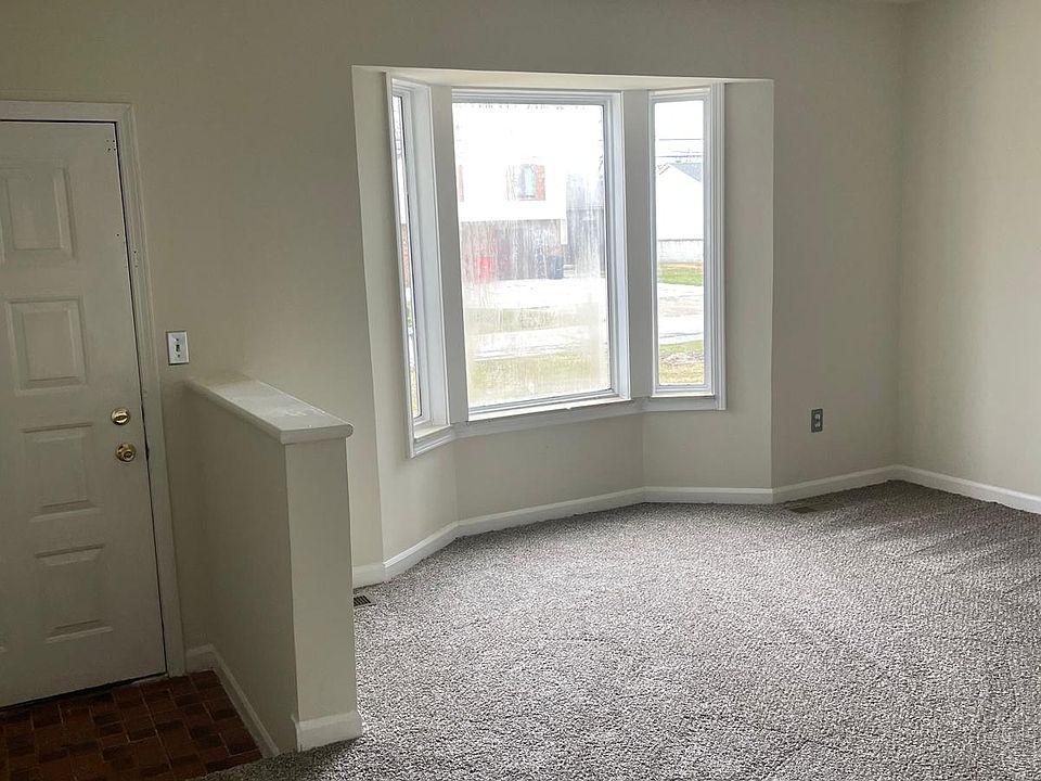 1st image of 27100 Campau Ln #27100