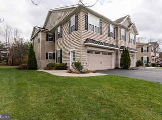 96 New Village Greene Dr, Honey Brook, PA 19344