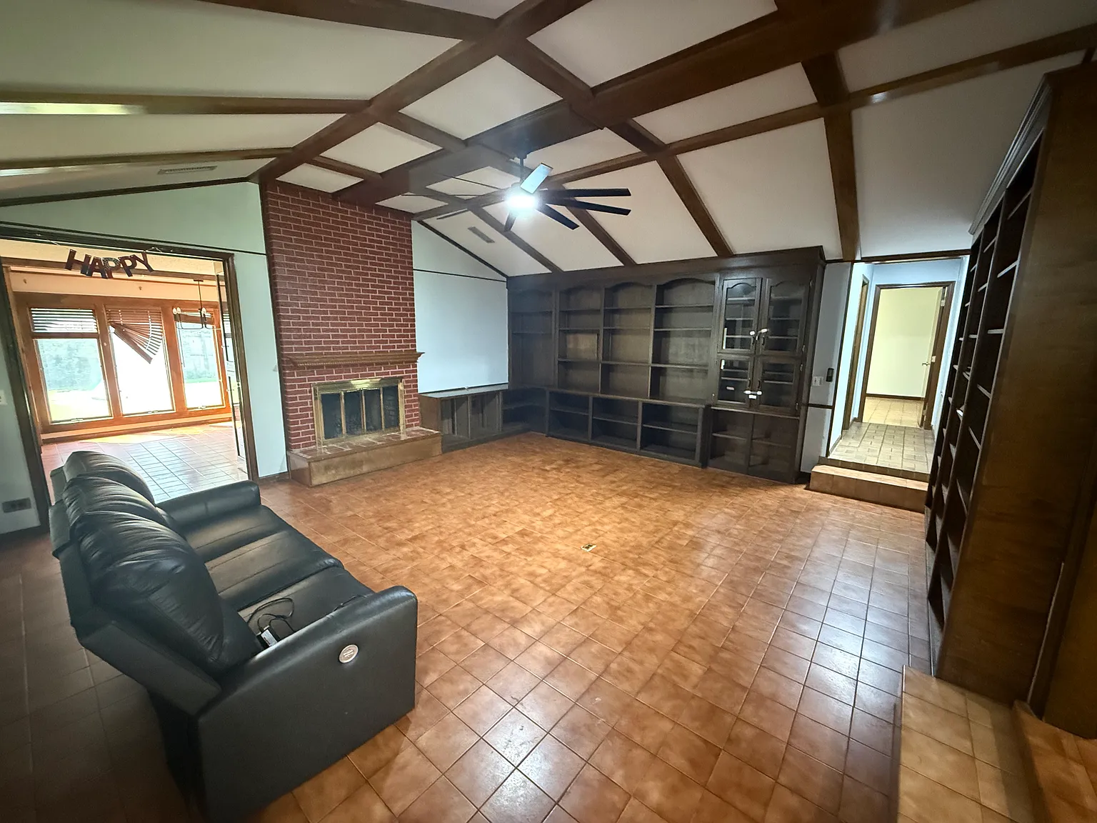 4 bed, 2064 sqft, $1,900 — Photo 4