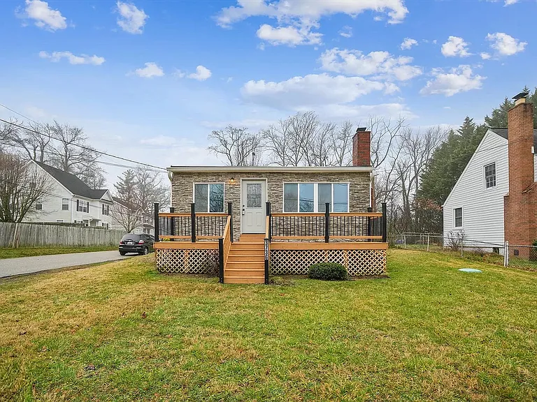 3736 Beach Drive Blvd — Photo 2