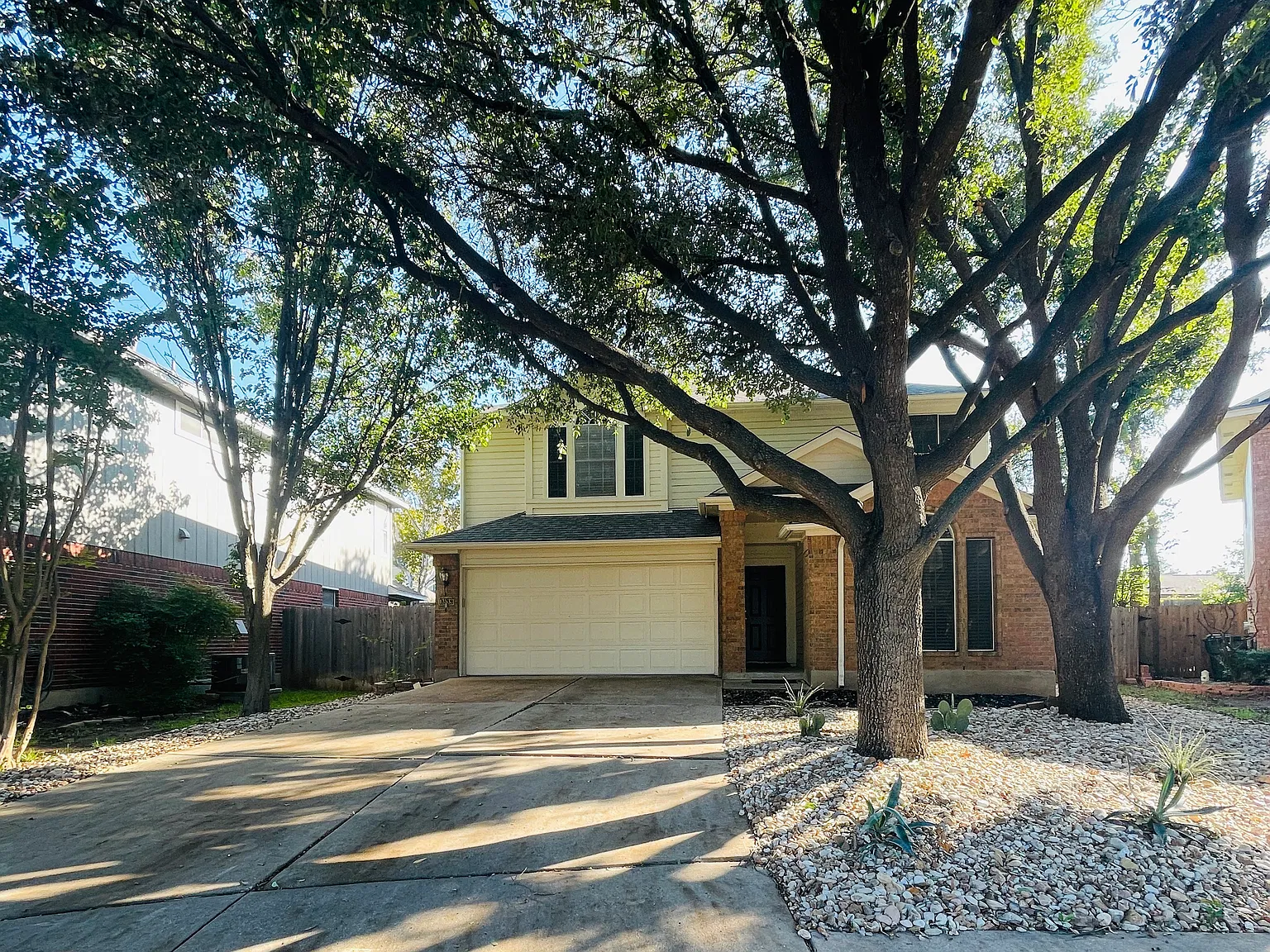 4 bed, 1849 sqft, $2,400 — Photo 1