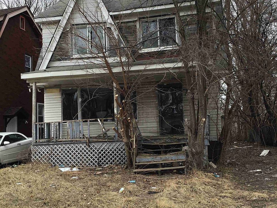 7531 E Robinwood