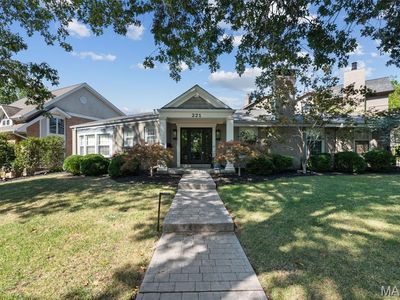 221 Topton Way, Saint Louis, MO, 63105