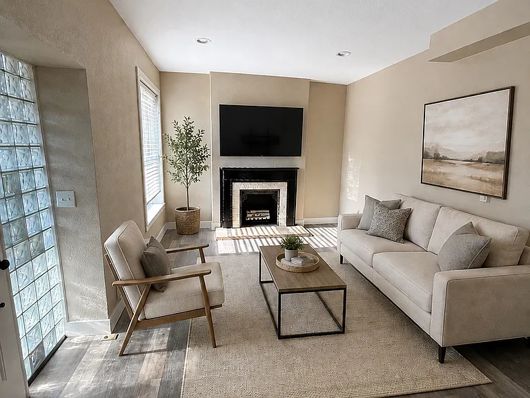 1344 N Gaylord St #100 — Photo 5