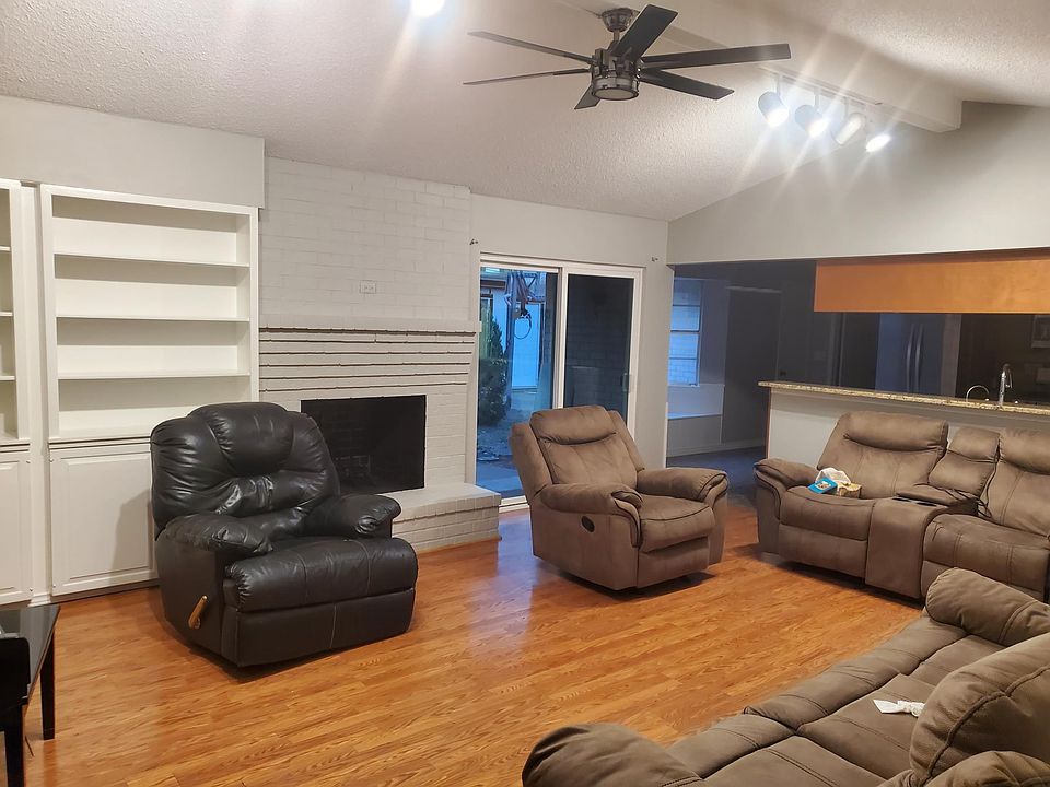 2nd image of 6115 Prestoncrest Ln