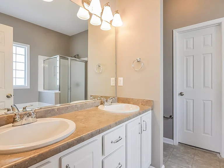 353 Collinsworth Dr — Photo 12