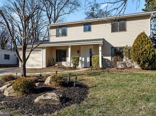 1534 Youngs Point Pl, Herndon, VA 20170