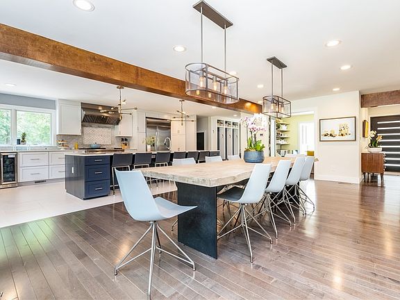 4th image of 17451 Shaker Blvd