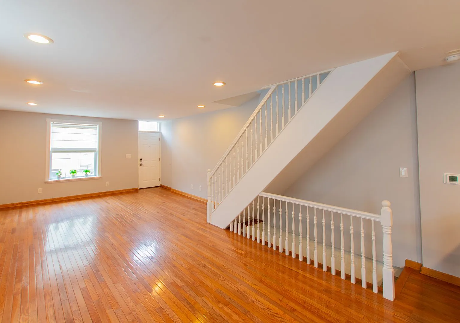 South Philadelphia Corner Rowhome with Garage Parking and Roofdeck! — Photo 3