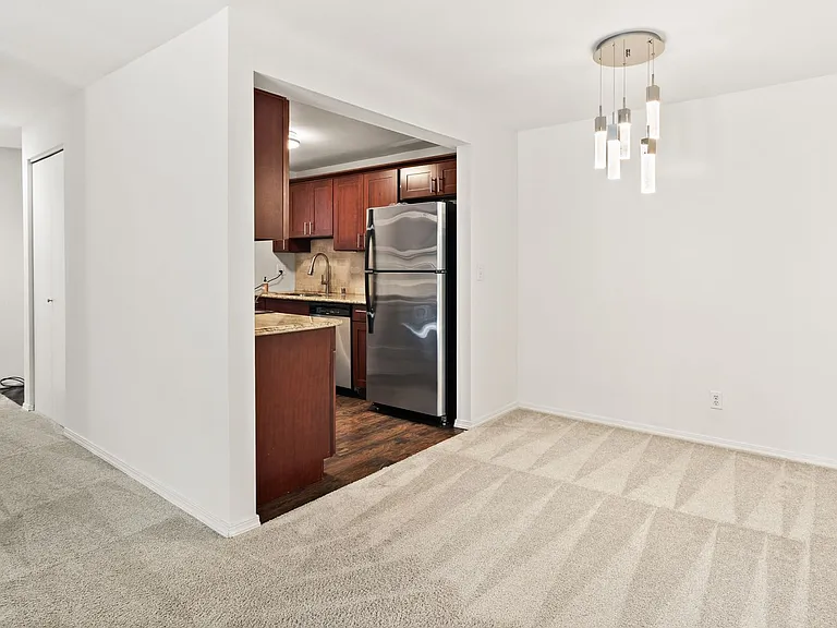 710 N 160th St #B204 — Photo 11