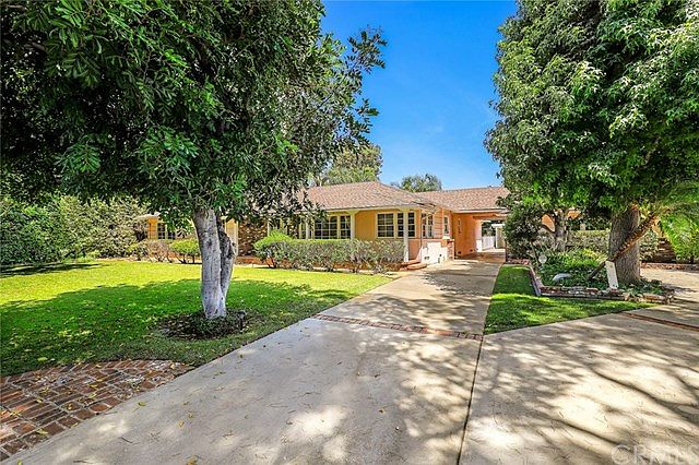 2nd image of 151 W Las Flores Ave
