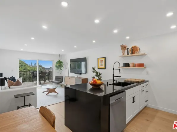 1230 Horn Ave APT 305, West Hollywood, CA 90069