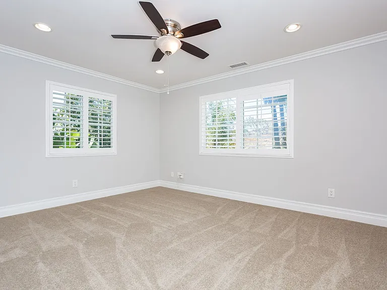 5564 Lone Star Dr — Photo 32
