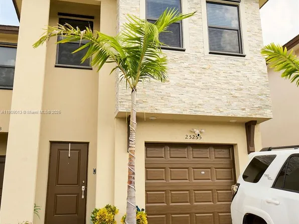 25255 SW 107th Ct, Homestead, FL 33032