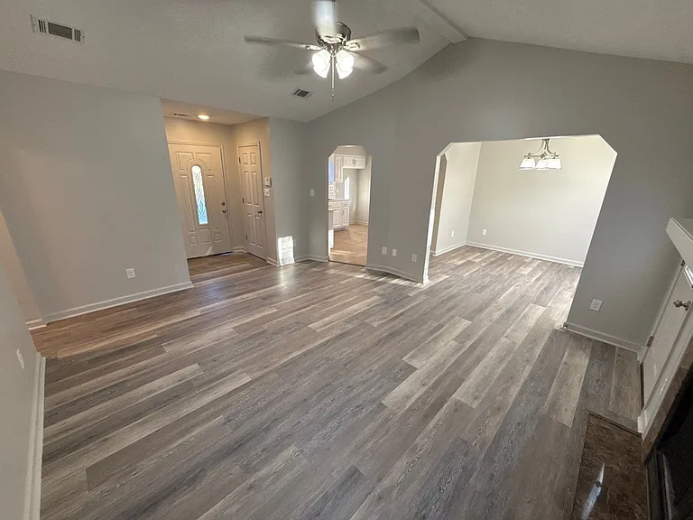 919 High Ln — Photo 4