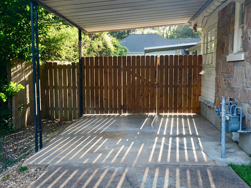 Covered car port