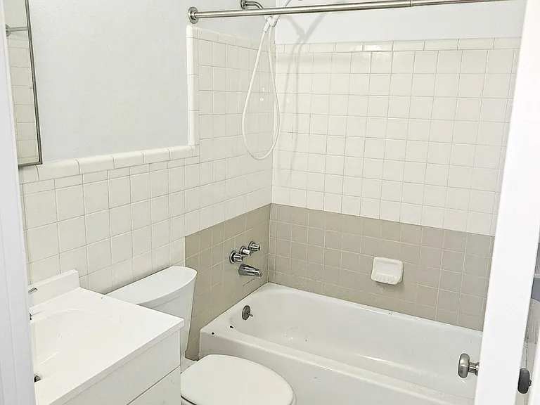 Highview Apartments — Photo 9