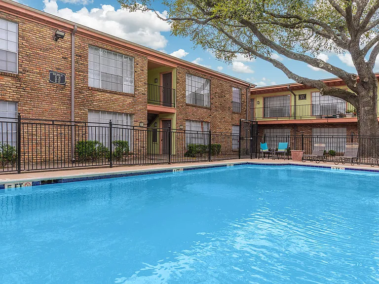 Southern Oaks Apartments — Photo 6