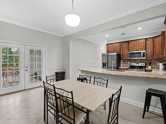 PRIVATE PATIO OFF DINING ROOM