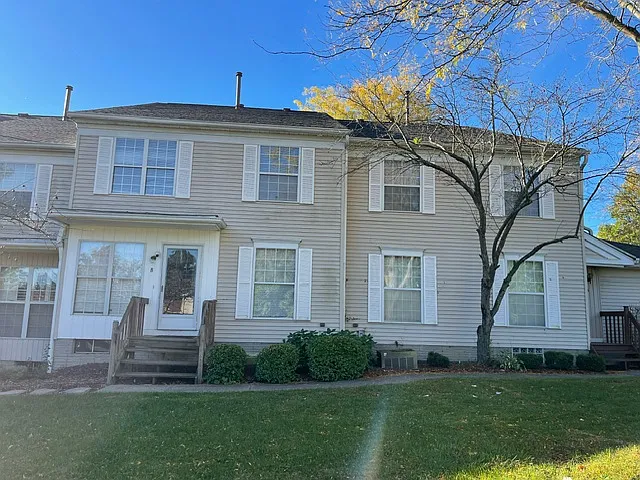 2796 Mull Ave #B — Photo 2