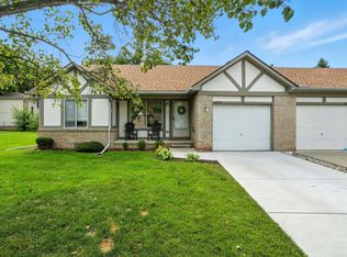 40945 Magnolia Dr W, Clinton Township, MI 48038