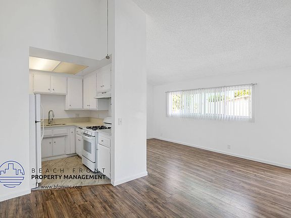 3rd image of 426 Newport Ave #E