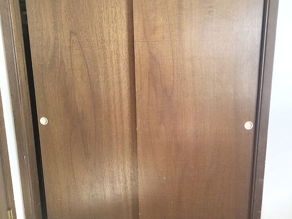 4th image of 864 Saint Annes Dr