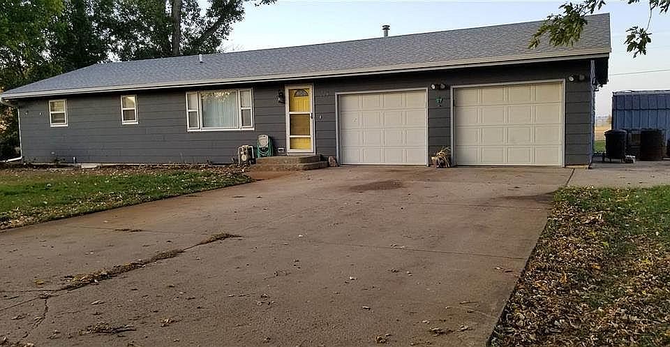 1st image of 1604 Sunrise Dr