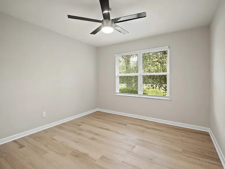 1080 Callaway Dr #HSE — Photo 16