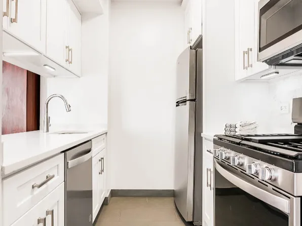 455 East 86th Street 8C image 3 of 12