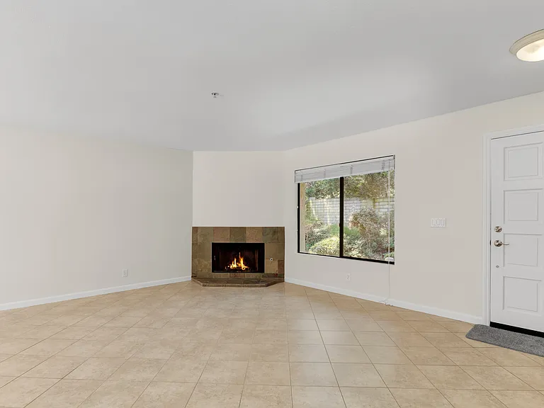 1680 N Coast Hwy N #21 — Photo 2