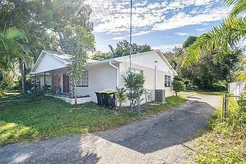 5 bed, 2400 sqft, $650 — Photo 4