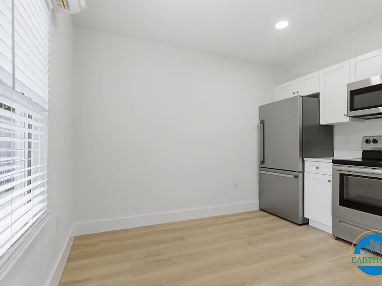 701 W Plaza Pl #B — Photo 13