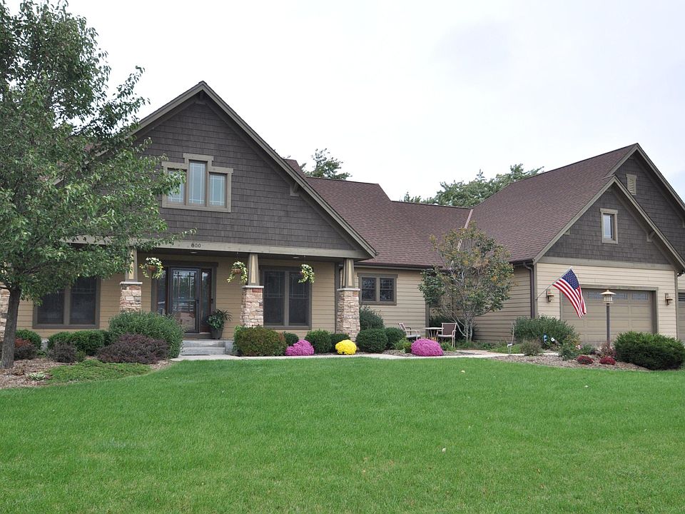 1st image of 800 E Oak Ln