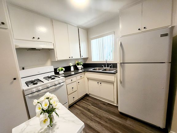 2nd image of 121 S Catalina St #108
