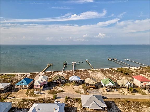 3rd image of 2360 Island Shores Dr