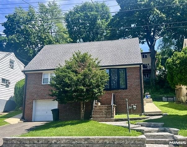 1st image of 774 Ravenhill Pl