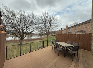 917 Carlisle Ave, Westmont, IL 60559