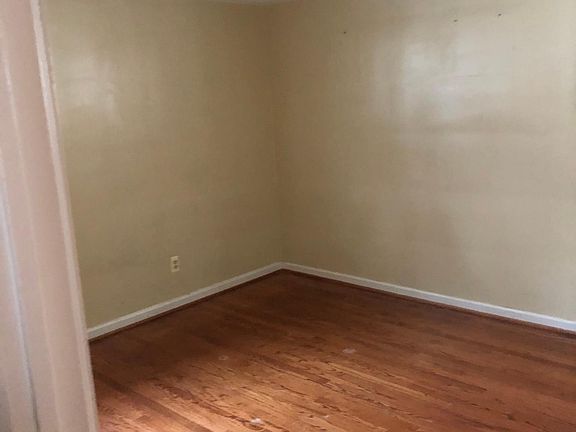 2nd image of 29555 Barton St