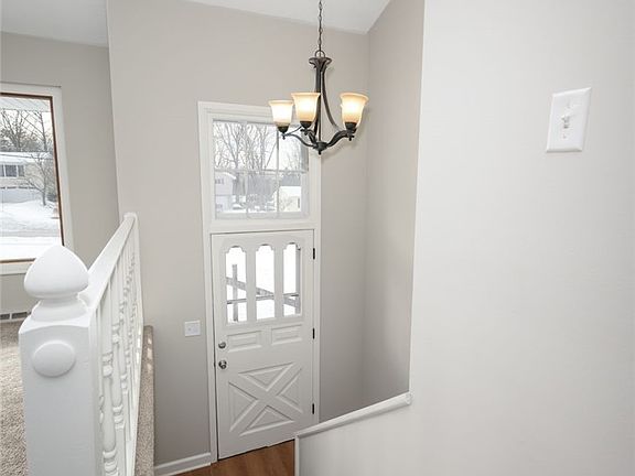 2nd image of 2269 Sherwin Dr