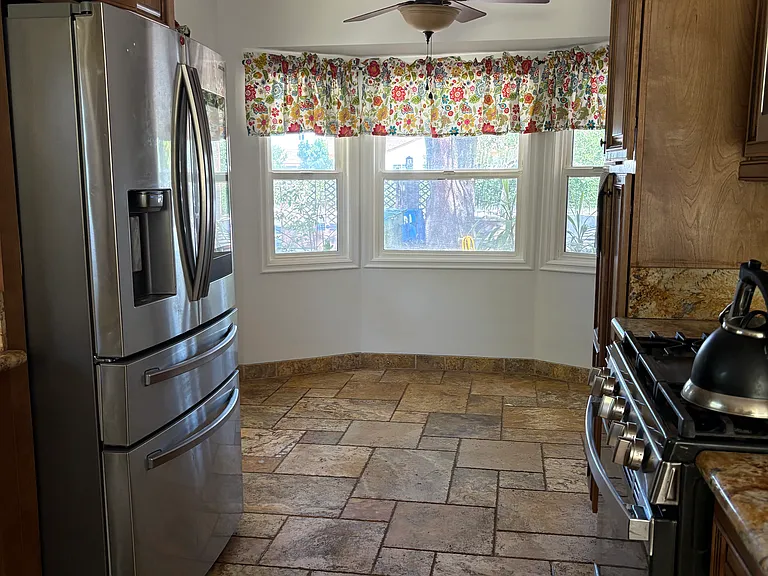6601 N Louise Ave — Photo 6