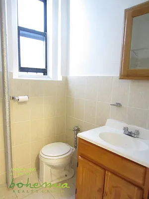 Rented by Bohemia Realty Group | media 16