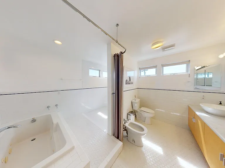 1410 Pacific Ave — Photo 36