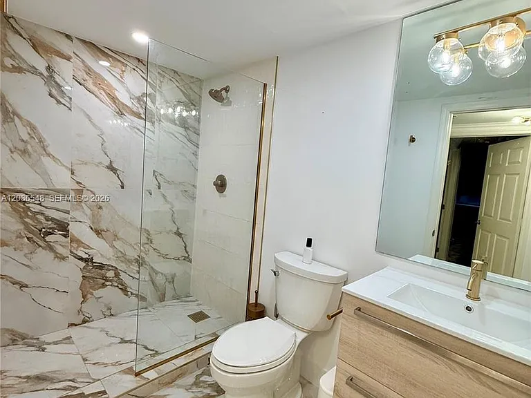 2951 S Bayshore Dr #316 — Photo 4