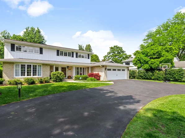 2510 Marian Ln, Wilmette, IL 60091