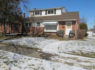 102 W Sunnybrook Dr, Royal Oak, MI 48073