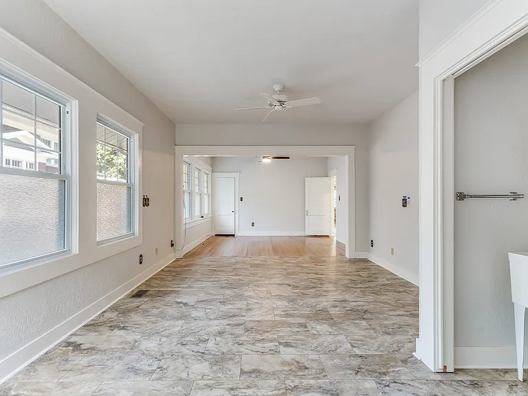 122 S Belmont Ave — Photo 19