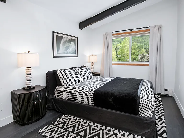 Comfortable queen bed